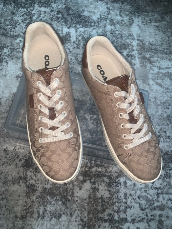 Coach Shoes - 🆕 - Y2K -Authentic Coach Woman’s Tan Patterned Sneakers